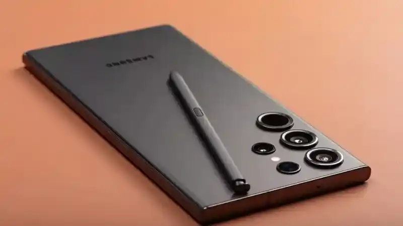 Samsung, iPhone Pro'ya Rakip Mini Galaxy S Ultra'yı Piyasaya Sürecek! (17/12/2023)