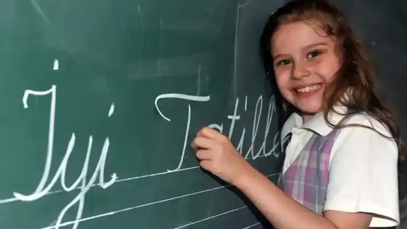 MEB 2023-2024 Takvimi Duyuruldu: Yılbaşında Öğrenciler Kaç Gün Tatil Yapacak? (19/12/2023)