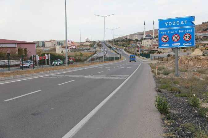 Yozgat Bozok Üniversitesi Kampüs Alanına Giden Yol Öğrencileri Tehlikeye Atıyor! (19/12/2023)