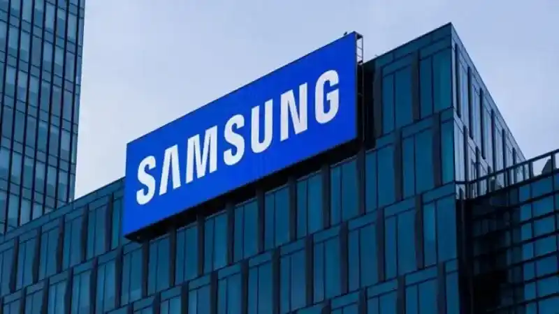 Samsung, Galaxy S Cihazlarını "Akıllı Telefon" Statüsünden Çıkaracak! (19/12/2023)