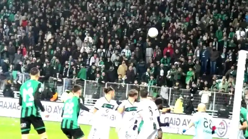 Kocaelispor Sakaryaspor Neden Düşman? Kocaelispor Sakaryaspor Arasında Ne Yaşandı, Kavgalı Olmalarındaki Sebep!