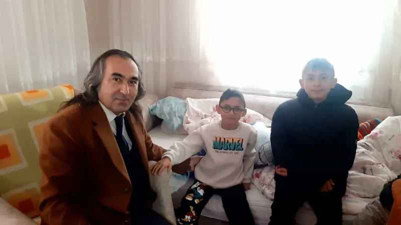 Gelecek Partisi'nin Akdağmadeni Belediye Başkan Adayı Ömer Aydoğmuş’tan Minik Mevlüt’e Anlamlı Ziyaret