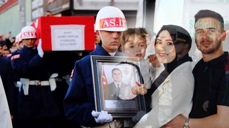 Yozgatlı Şehidimizi Soğuk Havaya Aldırış Etmeyen Binlerce Vatandaş Yolcu Etti!