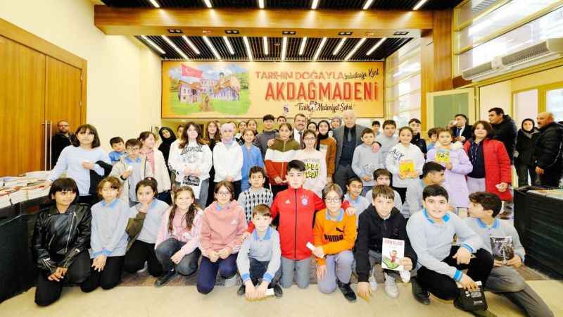 Yozgat'ta Kitapseverler Bir Araya Geldi: Akdağmadeni Kitap Günleri Başladı! (25/12/2023)