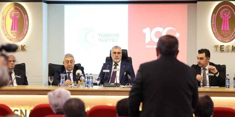 Çalışan Emekliye 5.000 TL İkramiye Takvimi Belli Oldu: Bakan Işıkhan Sonunda Müjdeyi Verdi! (26 Aralık 2023)