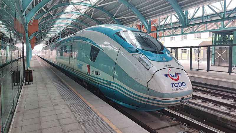 Samsun’dan Ankara’ya Gitmek 2,5 Saat Sürecek: Yüksek Hızlı Tren Projesi Ulaşımı Baştan Aşağı Değiştirecek! (26/12/2023)