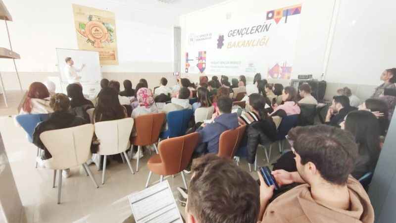 Bozok Üniversitesi Genç Ofiste Eğitici Etkinlik: Öğrencilere Hem Eğlence Hem de Bilgi Kaynağı Oldu!