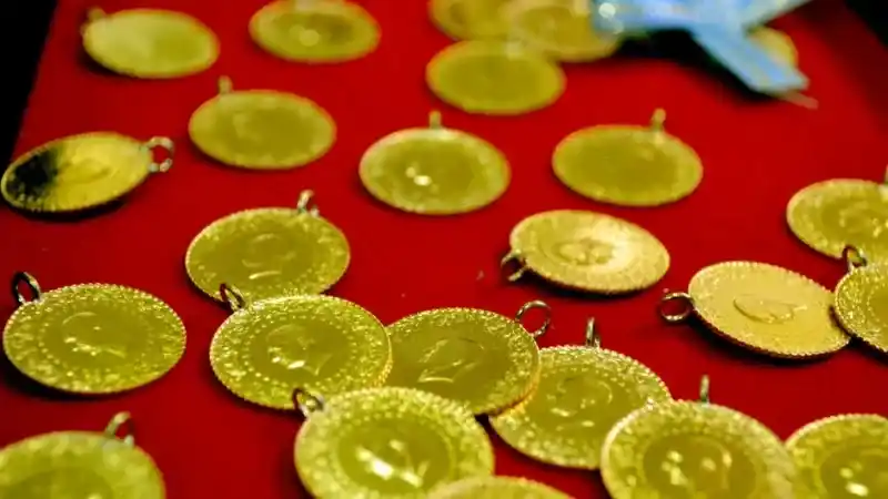 Yıl Sonunda Dolar ve Altın Rekorları Alt Üst Ediyor! 2024'de Dolar ve Altın Yükselecek mi?