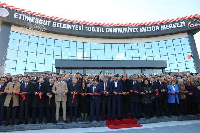 Etimesgut Belediyesi'nden Cumhuriyetin 100. Yıl Dönümü Şerefine: Yeni Kültür Merkezi Açıldı