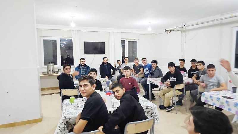 Sarıkaya Müftülüğünden Önemli Buluşma: Öğrenciler İle Maneviyat Dolu Sohbet Yapıldı!