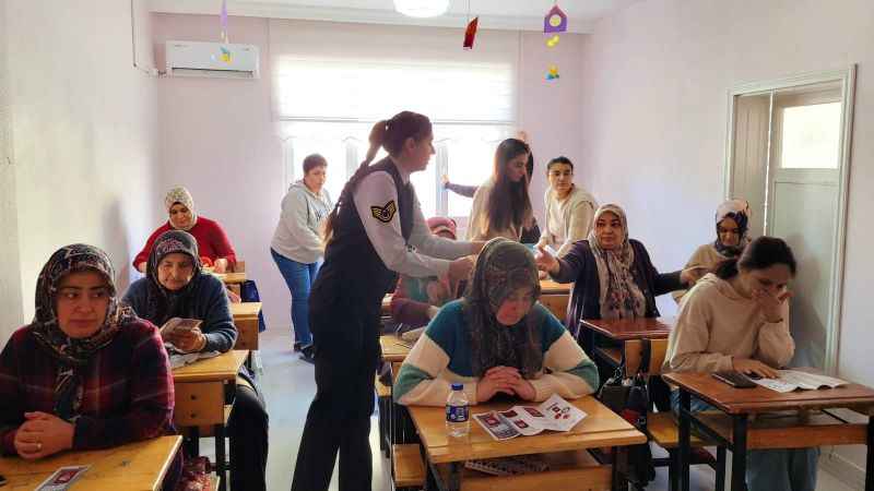 Jandarma  İl Jandarma Komutanlığı Farkındalık Yaratmaya Devam Ediyor! Aile İçi Şiddetle Mücadelede Önemli Adım!