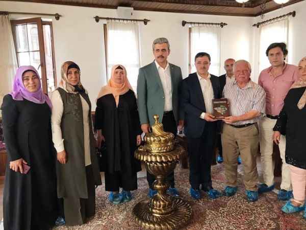 ŞAİR VE YAZARLARI UNUTMADI