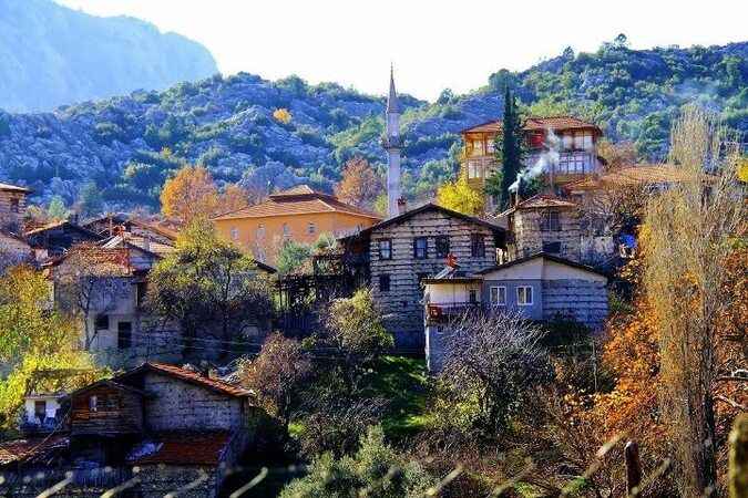 Emekliler Akın Akın Gidiyor: Antalya'nın Küçük Bir Köyü Gibi Ama Adeta Saklı Cennet!