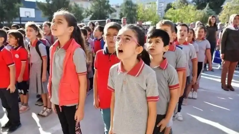 Andımız Neden Okunmuyor? Andımız'ı Hangi Kurum Kaç Yılında Kaldırdı?