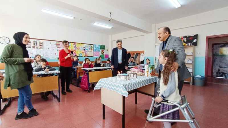 11 Yaşındaki İncinaz'ın Doğum Günü Kutlandı: Saraykent İlçe Milli Eğitim Müdürü Ahmet Doğan'dan Anlamlı Sözler