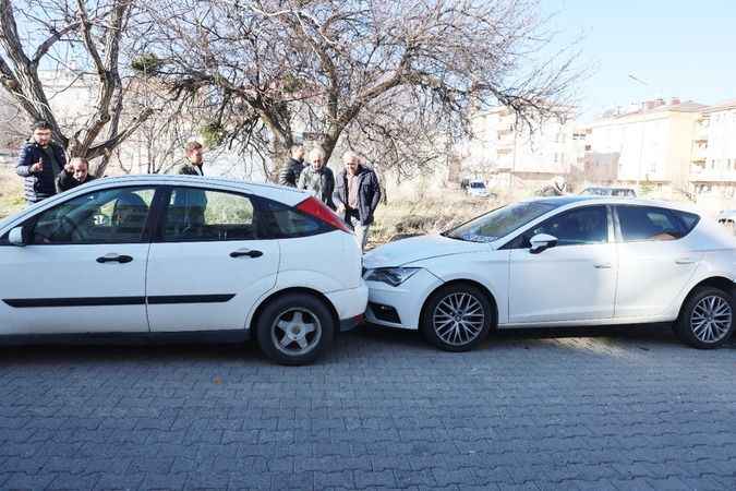 Nevşehir'de Korkutan Zincirleme Trafik Kazası: Hız Yapan Araç Ortalığı Birbirine Kattı!