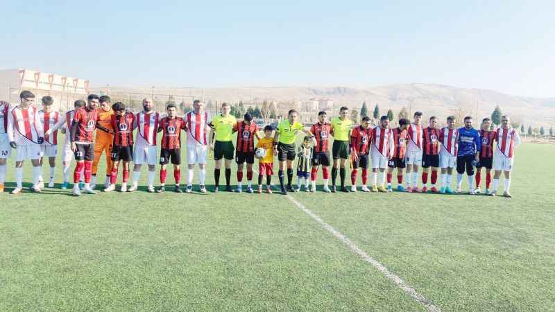 Yozgatspor Deplasmanda  Bağlarbaşıspor'u 3-0 Yendi ve Avantajı Kaptı!