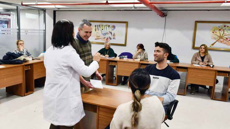 Gençlere ücretsiz yabancı dil kursu
