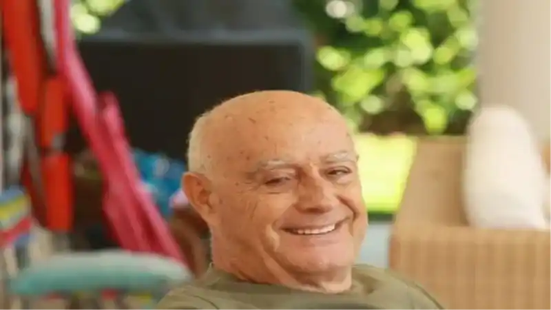 Turgut Kazan Kimdir?