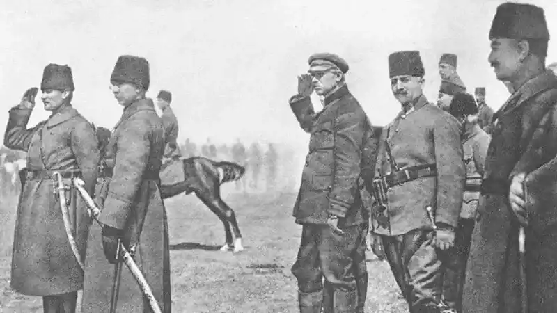 Batı Cephesi Komutanı Kimdir?