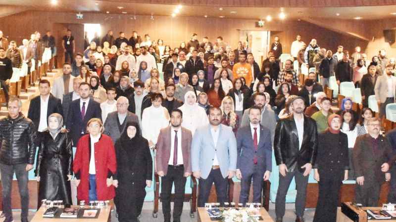 Yozgat’ta büyük buluşma! Şahan ve Kılıç gençlerle tecrübelerini paylaştılar!