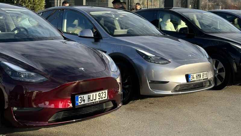 Tesla, Ankara'da Armada AVM'de İlk Fiziksel Mağazasını Açtı