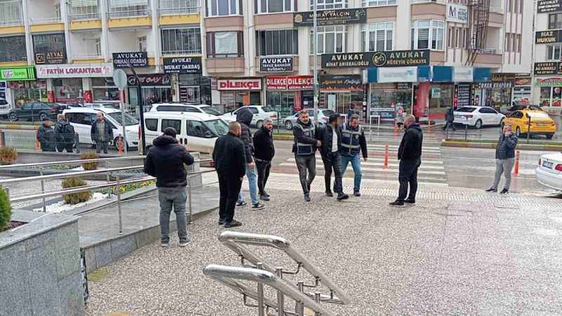Çorum'da 30 yıl 10 ay kesinleşmiş cezası olan şahıs emniyet tarafından yakalandı