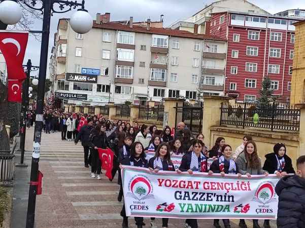 Yozgat Cumhuriyet Meydanından Gazze’ye selam gönderdiler