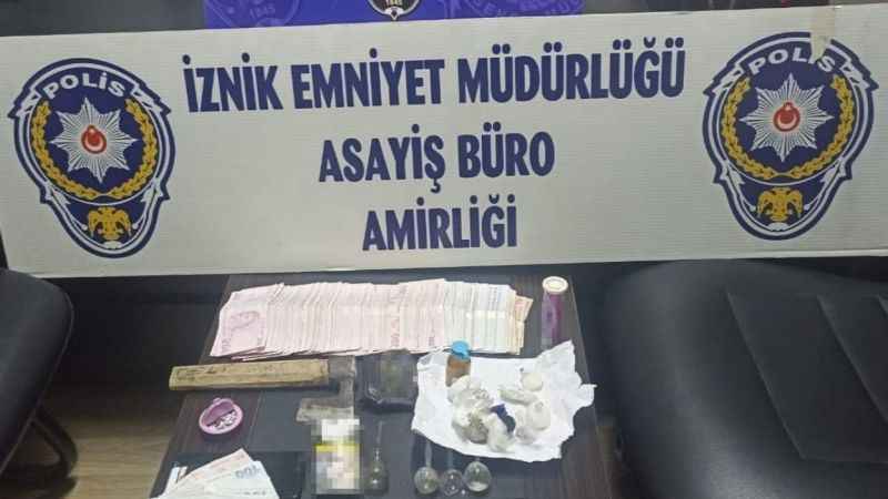 Bursa İznik'te asayiş operasyonu: Uyuşturucu ticareti yapan 8 kişi yakalandı