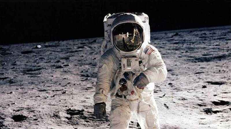 Uzay boşluğundaki astronotların kütlesi var mıdır neden?