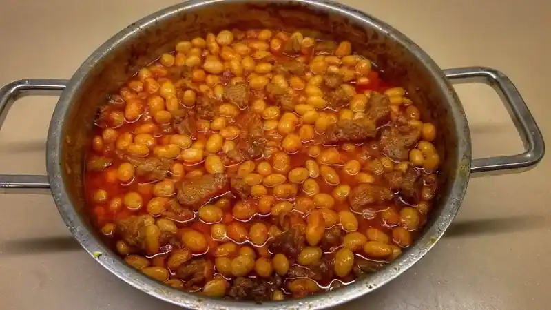 Muhteşem Bir Lezzetin Sırrı: Mantarlı Kuru Fasulye Tarifiyle Şaşırtıcı Bir Lezzet Serüvenine Hazır Olun!