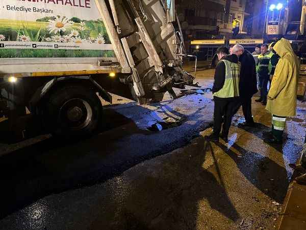 Ankara’da Yağmur Etkili Oldu: Yol Çöktü