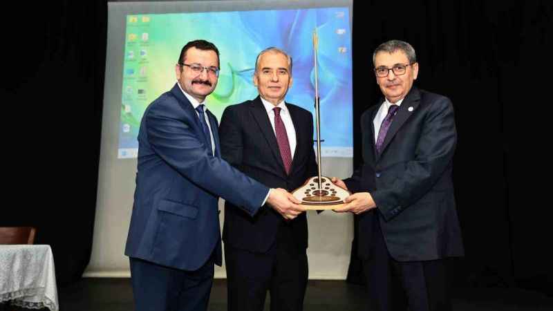 Denizli'de Tarihi zenginlikler: Yılın Altın Ok Ödülü, Başkan Osman Zolan'a verildi