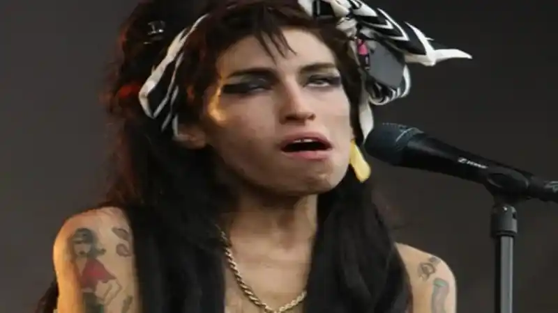 Amy Winehouse Neden Öldü?