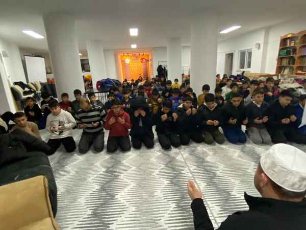 Yozgat'ta Öğrencilerden Kandil Gecesine Manevi Katkı
