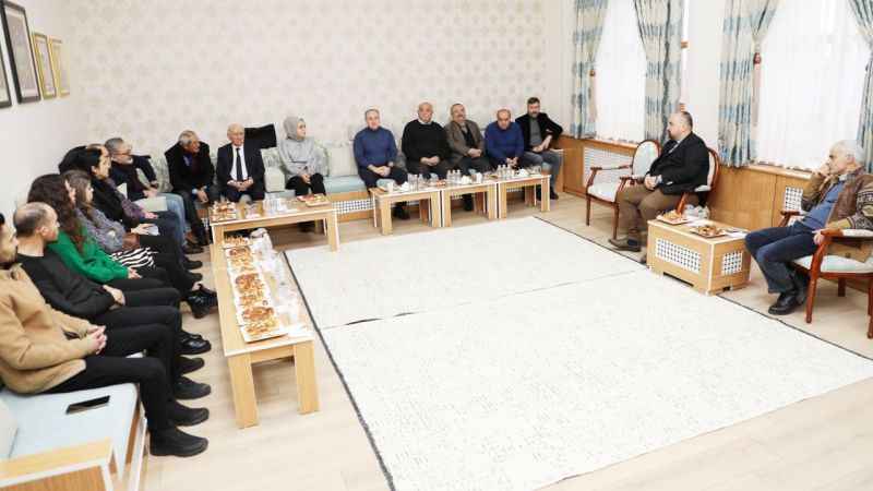 Yozgat Bozok Üniversitesi Rektörü Yaşar, Yerel Basının Köşe Yazarlarıyla Bir Arada: Yeni Projeler Yolda!