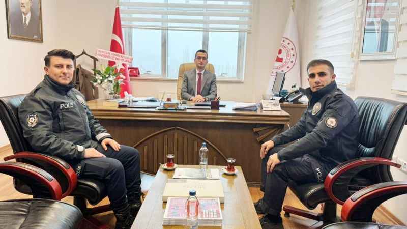 Kadışehri Kaymakamlığında İdareciler Günü Kutlaması: Birlik ve Beraberlik Vurgulandı!