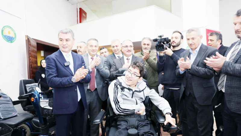 Engelli Vatandaşlara Akülü Engelli Aracı Desteği