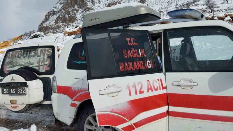 Eruh'ta Mahsur kalan çift, İl özel idaresi ekiplerinin çabasıyla kurtarıldı