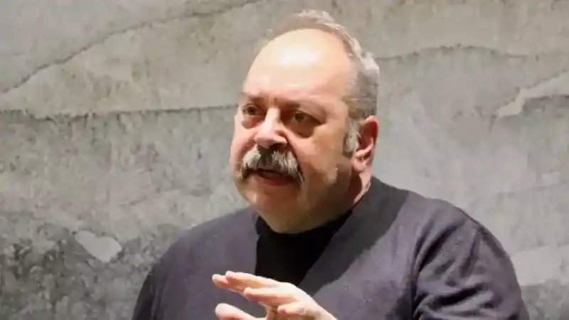 Ömer Dizisi İzzet Kimdir?