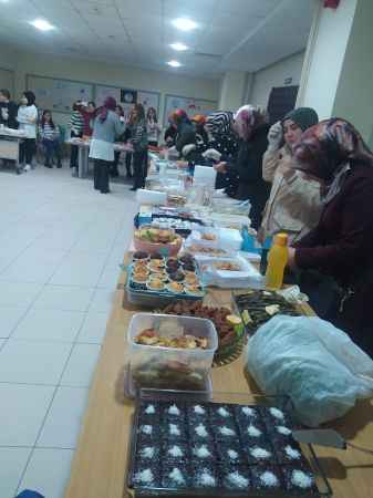 Eğitimde Dayanışma: Yozgat'ta Öğrenciler İçin Yardım Kermesi