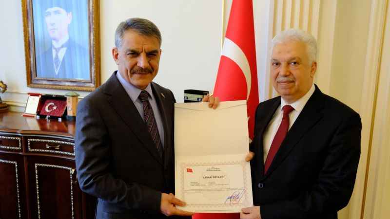 Hizmetlerin Takdir Edildiği Veda: Mustafa Işık'a Emeklilik Onuru