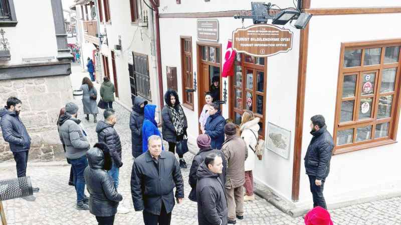 Belediye ücretsiz düzenliyor Vatandaşlar doya doya geziyor