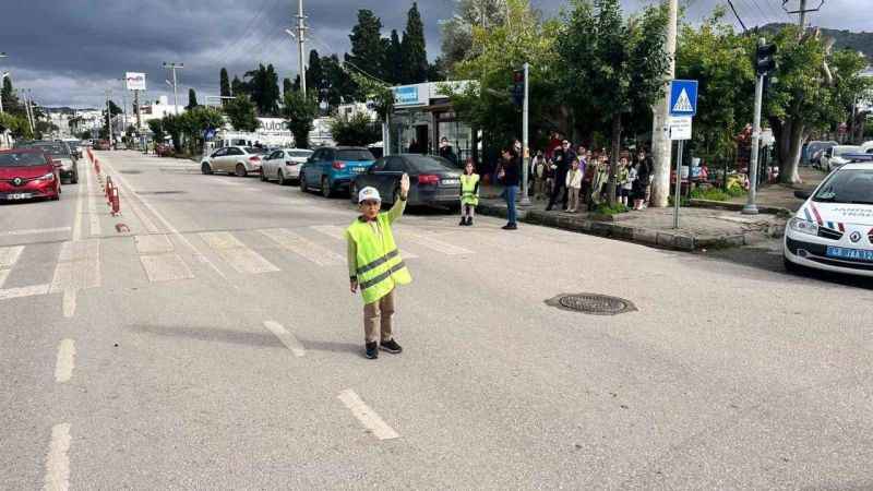 Bodrum'da Öğrencilere yönelik trafik eğitimi: Binlerce öğrenci bilinçlendirildi