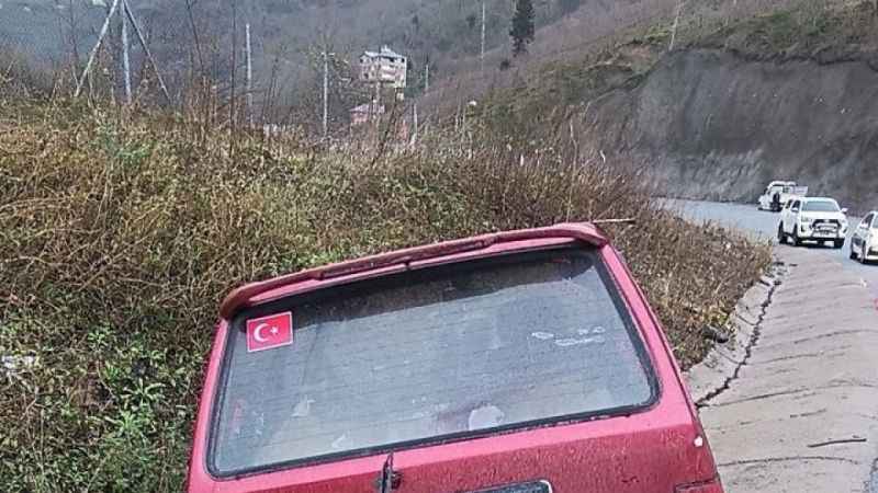 Giresun'da Korkunç trafik kazası: Otomobil ikiye bölündü, 5 yaralı