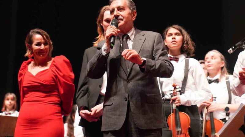 Eskişehir'in Müzik dolu gecesi: Çocuk ve Gençlik Orkestrası yeni yıl konseriyle büyüledi