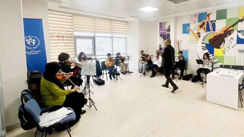 Yozgat'ta Gençlere Özel Eğitimler: Müzikten Sanata Geniş Bir Yelpaze!