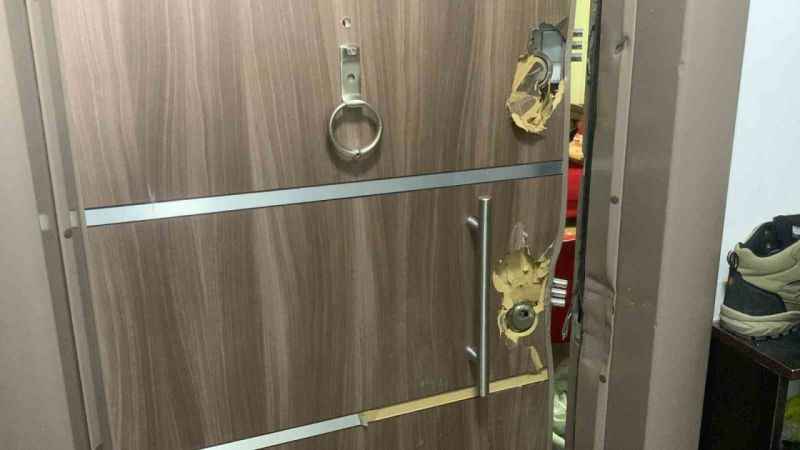 Karaman'da Bilek kesme olayı: Daire kapısı kırılarak kurtarıldı