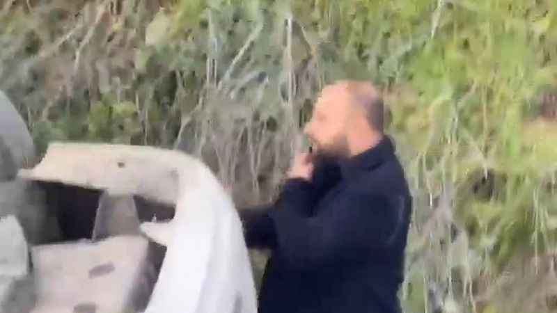 Vatandaş Kaza Yapınca telefona sarıldı ilginç diyaloglar oluştu