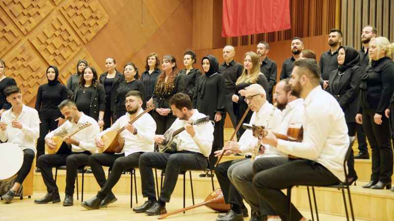 Türk Müziği Korosu konser verdi Vatandaşlar büyük ilgi gösterdi
